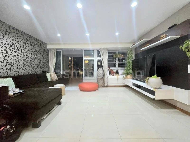 5 Room (5A) HDB for Sale in  518D Tampines Central 7 - Image 1